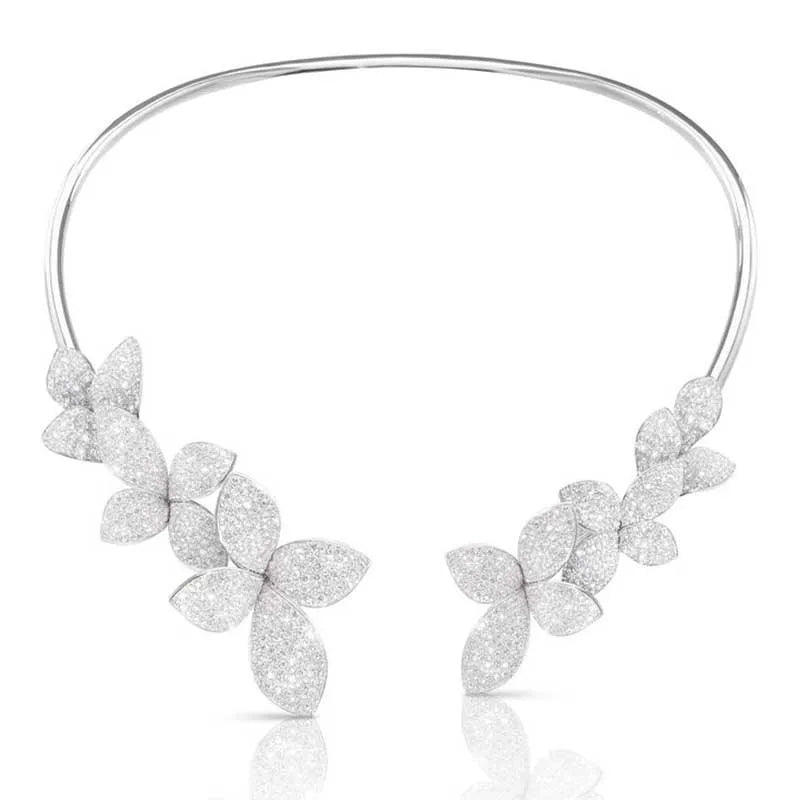 Collier Élégant Fleur en Cristal