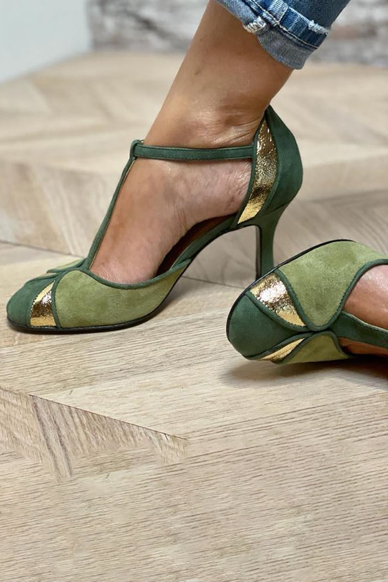 Taviana | Chaussures en vernis avec des brides en T et bout fermé