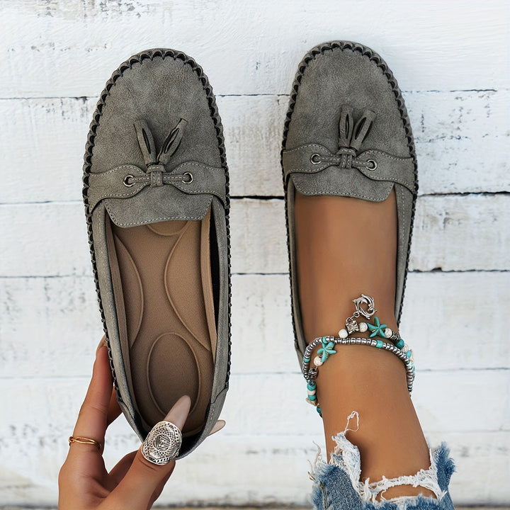 Nadine - Mocassins classiques avec détail à pompons